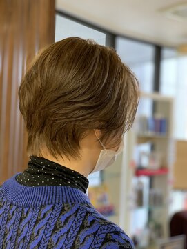 クオリス 上福岡店(QUALIS) 30代40代50代前下がりアッシュベージュハンサムショートボブ