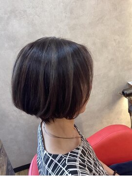 ロータス(LOTUS) ハイライト×ショートボブ