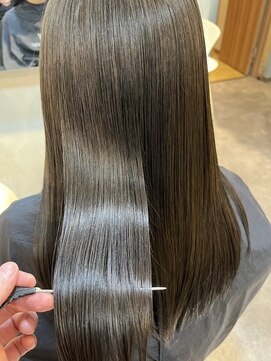 ララルーモ 渋谷公園通り店(LaLarOomo) 大人女性30代40代向け髪質改善キュアオペ