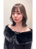 顔まわりの小顔カット長め外ハネボブ:グレーパール