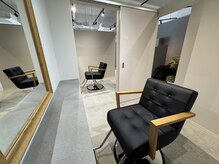 リムルバイアールエイチ(limuL by Яh)の雰囲気（仕切りを開きペアブースへ変更する事も可能）