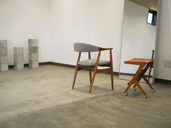 フィーリングアンドイージー(feeling & easy)の写真/ヘアケアのプロがいる【隠れ家サロン】♪一人一人のお客様を大切に、マンツーマン施術で丁寧に施術します◎