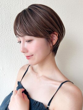 アフロート エル 大阪(AFLOAT L) 耳かけショートボブ/30代/40代/50代/くすみベージュ