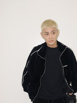 BURGハイトーンテクスチャークロップベリーショート