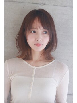 大人可愛い外ハネミディアムレイヤー表参道