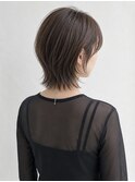 軽やか動きの大人ショートウルフ