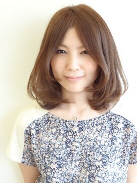 カットインモード(cut in mode) ☆センターパートで柔らかやさしい大人ヘア☆