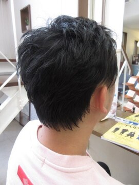 コアフィールフィス(COIFFURE fils) 黒髪ツーブロック  アップバング