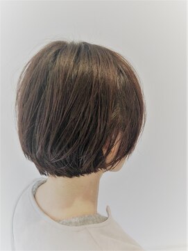 ヘアーサロン アールイー(Hair salon Re) 頭の形をキレイに、ミニボブ