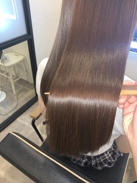 アールサロン アオヤマ(Rr SALON AOYAMA) ハリ艶プラチナミネコラ