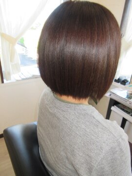 コア フィール ア デイ(COIFFURE A DAY) 【M3D見附今町】ミディアムボブ