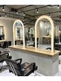 サロンドミルク 新百合ヶ丘店(salon de MiLK) 天井が高く広々とした空間で開放感があります【新百合ヶ丘】