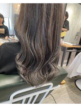 ライズ バイ レボ(RISE by REVO) ペールベージュセクションカラーグラデーションカラー外ハネボブ