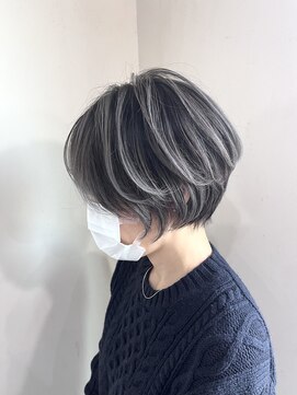 ドライブ(drive) バレイヤージュ/ショートヘア/グレーカラー/ハイライトカラー