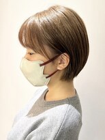 ヒビヲ(HIBIO) ショートボブタッセルボブ切りっぱなしボブくびれショート横浜