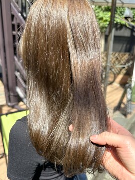 ラレイ ハラジュク(Lalei harajuku) 【白石】オリーブベージュ/寒色カラー/赤み消しカラー