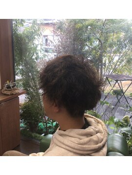 ナンバーエイト(number eight) メンズカット＊ニュアンスパーマ＊短髪＊ビジネスカジュアル