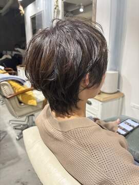 アンビエンテ(ambiente) 大人かわいいマッシュショートボブウルフ