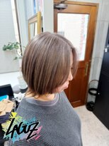 ラグズ 茅ヶ崎(LAGUZ)&nbsp;ナチュラルブラウン × 前下がりショートボブ