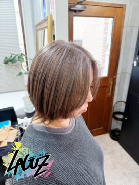 ラグズ 茅ヶ崎(LAGUZ) ナチュラルブラウン × 前下がりショートボブ