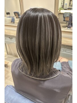 アミュレ ヘア サロン(Amule hair salon) アンブレラカラーシルバーグレー梅ヶ丘徒歩1分ブリーチカラー