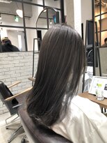 フェリア 渋谷(Feria)&nbsp;暗髪でも透け感のあるグレージュ オリーブ♪