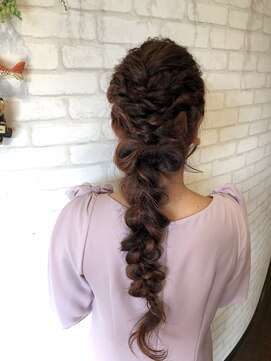 ヘアーサロン ライズネクステージ(hair salon RISE nextage) ツイスト編みこみとリボン