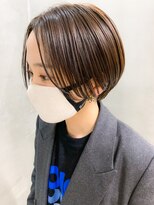 テトヘアー(teto hair) スリークショート、オリーブベージュ、センターパート