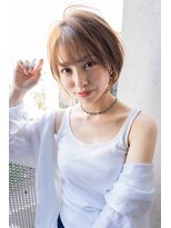 レゴ(REGO)&nbsp;グレージュカラーシルキーべージュ、デザインカラー斜めバング