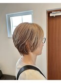 白髪活かしショートボブ
