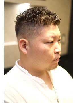 ブロートーキョーバーバーショップ 神田店(Bro Tokyo BARBERSHOP) 【神田】トップハードパーマフェードメンズスタイル