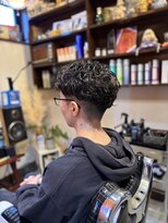 バーバー アカダマ&nbsp;カール強めメンズパーマ