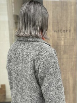 ニコリヘアワークス(nicori hair works) 外ハネ×バレイヤージュ×グレー1
