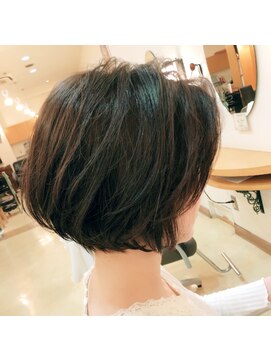 ジャンテーユ ガレ(GENTILLE GALLE) ふんわり丸みショートボブ