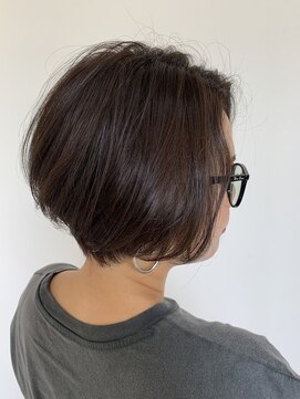 アマネク(AMANEQ by THISCOVER.) 前下がりショートボブ/耳掛け/大人ショート