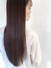 『ノンダメージストレート』ダメージ、クセの強さ、髪質を見極め最も適した薬剤・施術で憧れのサラツヤ髪に
