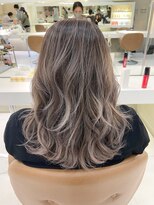 エイブルヘアー(able hair) ホワイトベージュバレイヤージュ
