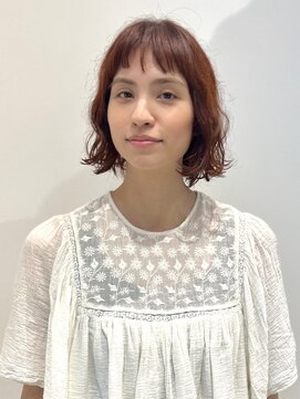 ジョニアンドロージ(Joni & Rougy) ショートバングとウェービーパーマ