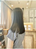 オリーブ系カラーでトーンダウン