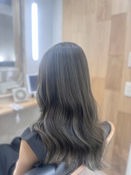 ハサミバイアトリエナガノ 千葉(8sami by atelier nagano) デザインカラー／レイヤーカット/ウエットヘア/オリーブベージュ