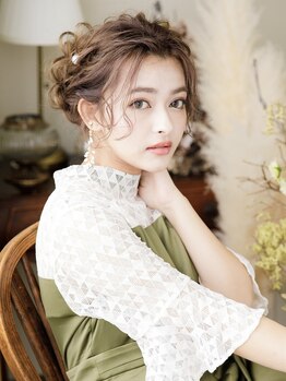 ヘアメイクサロンシャルメ(Hair Make Salon CHARMER)の写真/なんば駅5分！お友達と一緒に！[推し活ペア割セット￥2800~/巻きおろし￥1500~］なりたいが叶うサロン♪