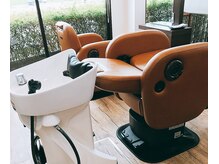 カミドコロユー(KAMI-DOKORO U)の雰囲気(移動式シャンプー台なのでお客様は移動することなく施術可能!)