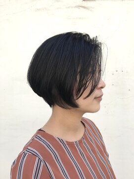 ブラーラ(blala) 前下がりショートボブ