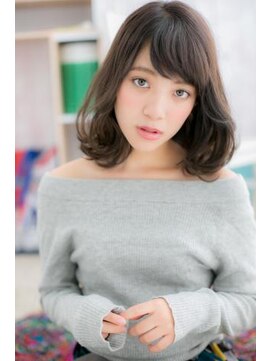 ヘアアンドビューティー ミック(Hair & Beauty miq) 斜めバングアシンメトリーで外ハネ抜け感ミディa1