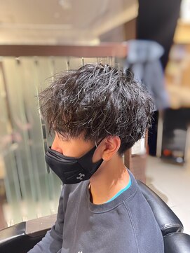 エヌドットバーバー ギンザ(N.BARBER GINZA) ツーブロック刈り上げ/ツイストスパイラル