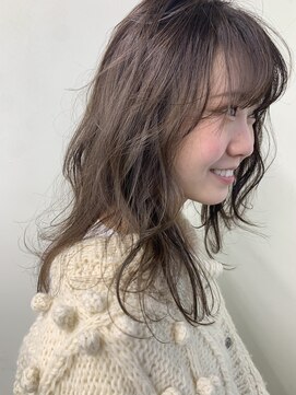 ウェウェ(wewe) ハイライトでラフ質感ナチュラルイルミナベージュ