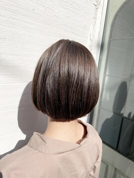 ウーロス(uros.) 艶☆ボブ