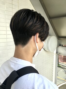 オーシャン(Ocean) ［OCEAN Hair&Life高田徹］前下がりセンターパート☆