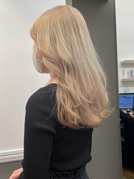 ログ オモテサンドウ(L.O.G OMOTESANDO) 『 ケアブリーチ 』ミルクティーアッシュ 10代20代 表参道