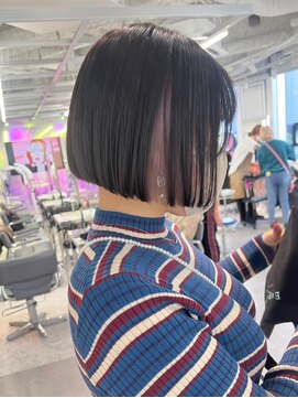 ランテルディ 渋谷(LANTERDIT) インナーカラー　アッシュ　ピンクベーシュ　切りっぱなしボブ